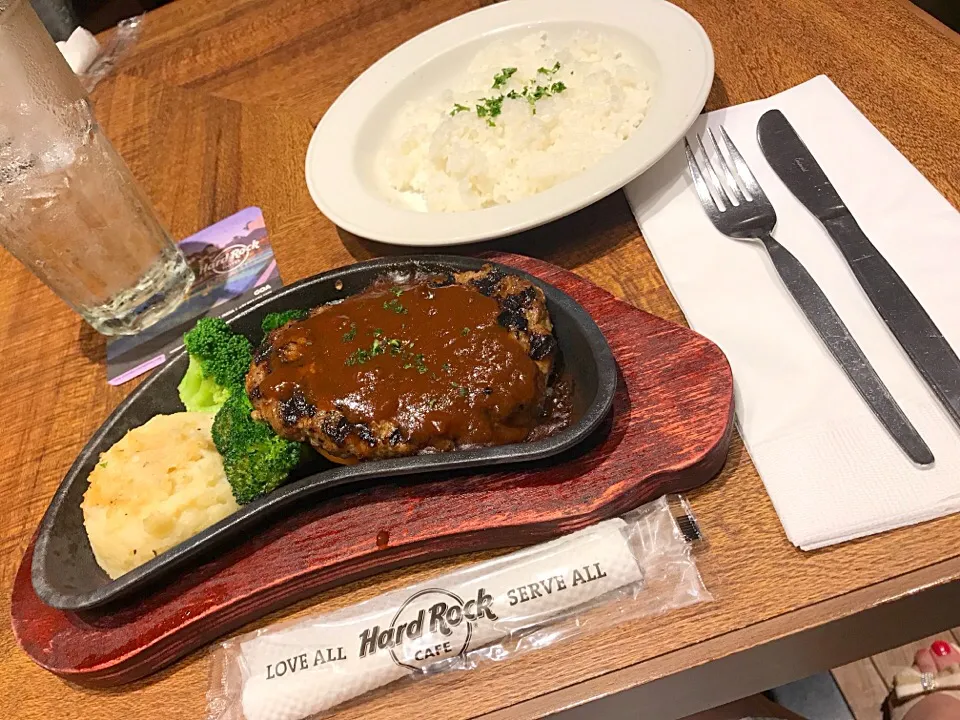 HARD ROCK CAFE OSAKA(*^_^*)|ミニーさん