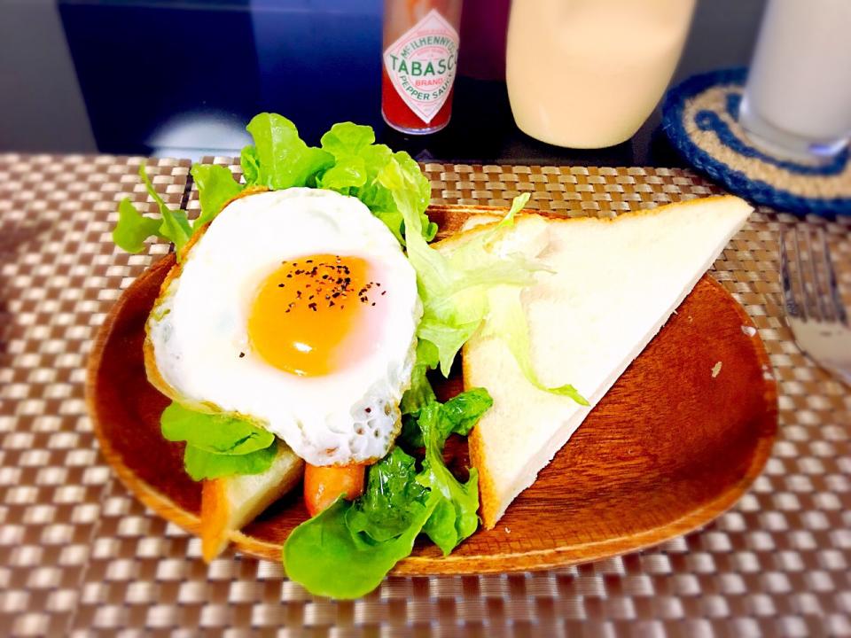 朝ごパン目玉焼きソーセージブーケレタスマーガリンマヨネーズケチャップタバスコ牛乳ライフプレミアム 新妻ゆかち飯 Snapdish スナップディッシュ Id P4ob8a