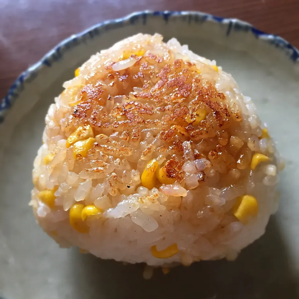 とうもろこし🌽ご飯の焼きおにぎり🍙|まるちゃんさん