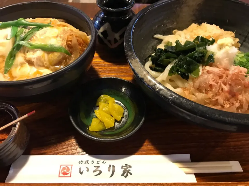 Snapdishの料理写真:丼とうどんのセット❗️ カツ丼とぶっかけをチョイス😁|buhizouさん