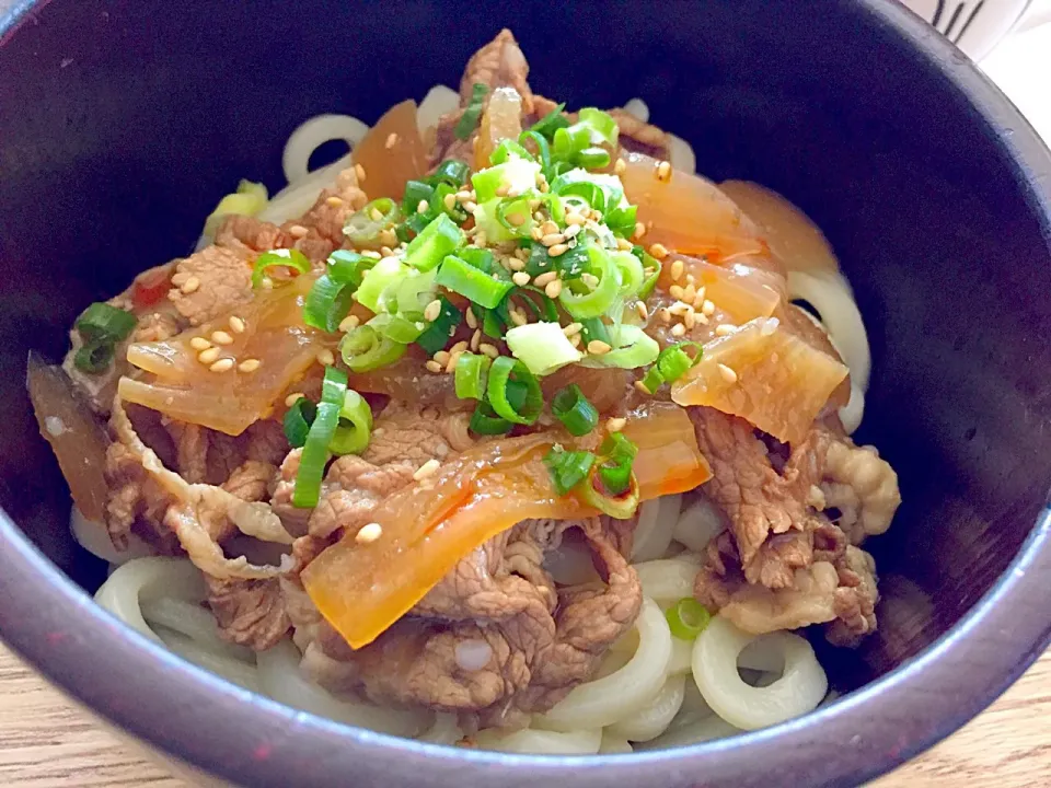 牛丼の…うどんのやつ！٩( ᐛ )و
ラー油でうまいっ！|inoさん