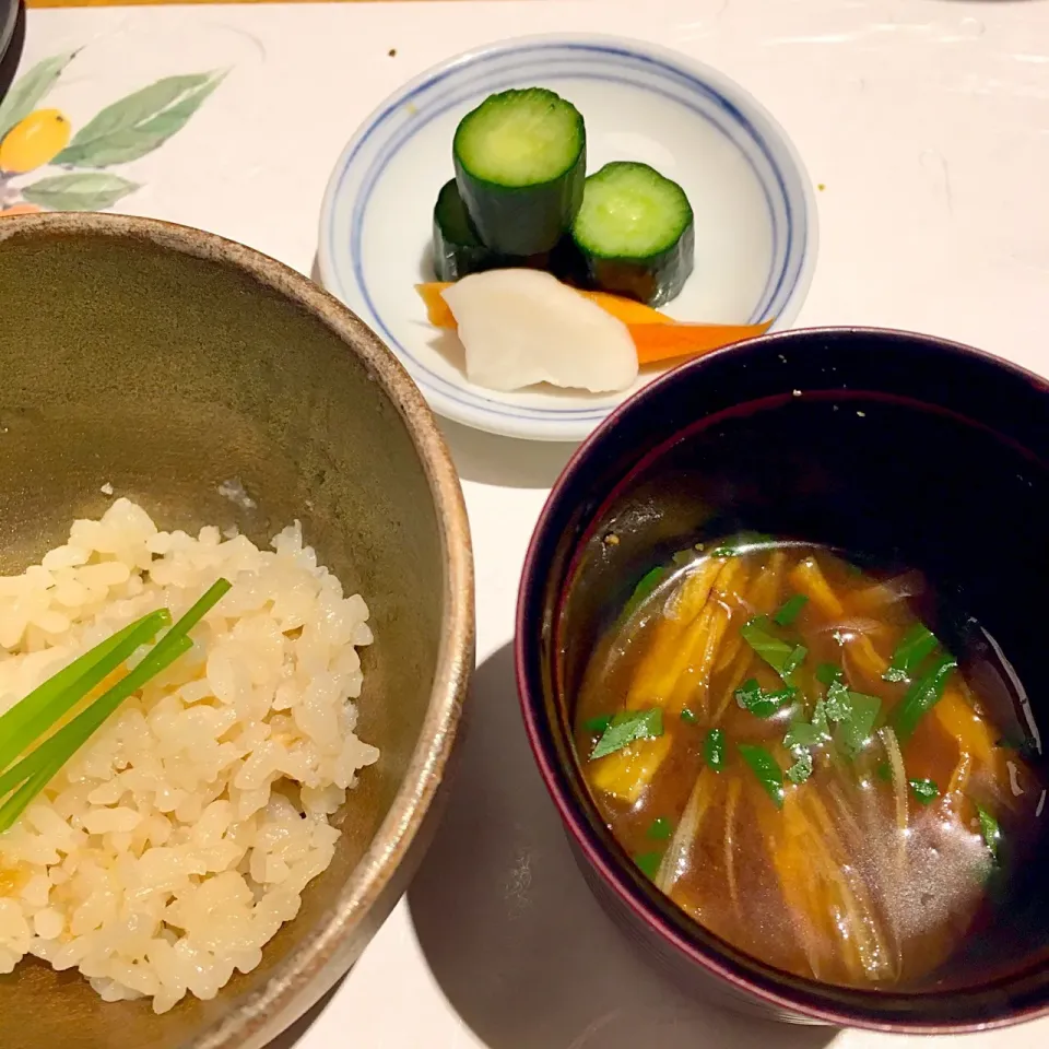 Snapdishの料理写真:新生姜ご飯に茗荷の赤出汁✨|Seikoさん