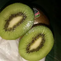 kiwi indonesia 😀 #fruit #buah #indonesia|chintyaさん