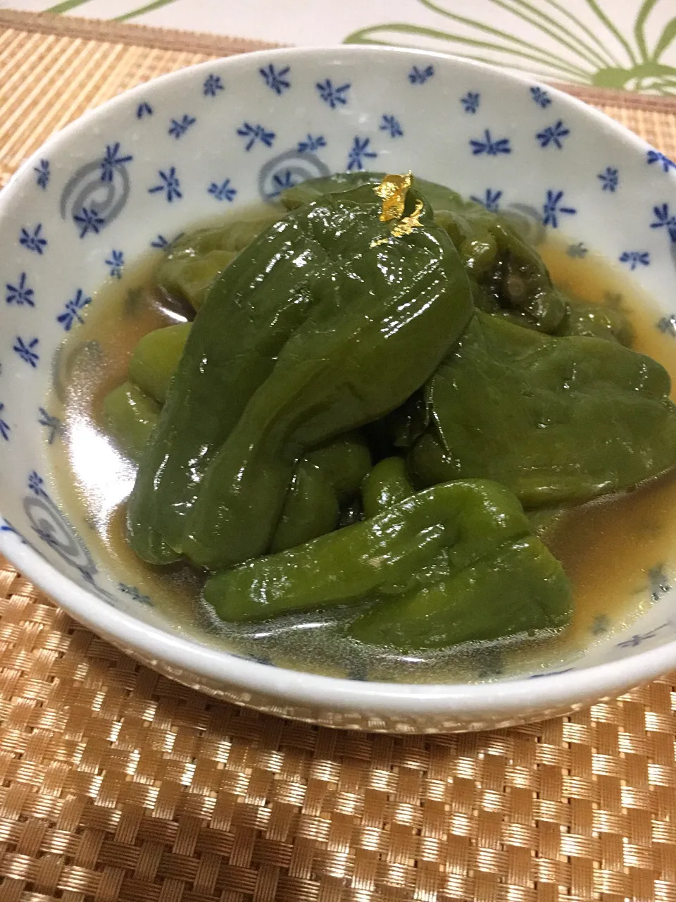 Snapdishの料理写真:今年もそのまんまピーマン🌿🌿
タネもワタもヘタもいただきます|🌿ぴぴさん