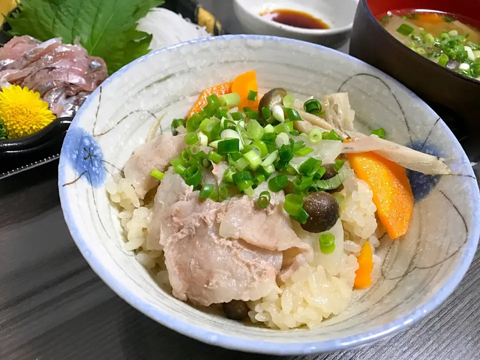 Snapdishの料理写真:豚バラと大根の炊き込みご飯|riverさん