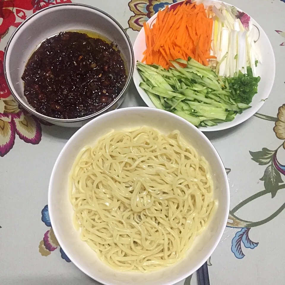 Beijing soysauce noodle|maeveさん