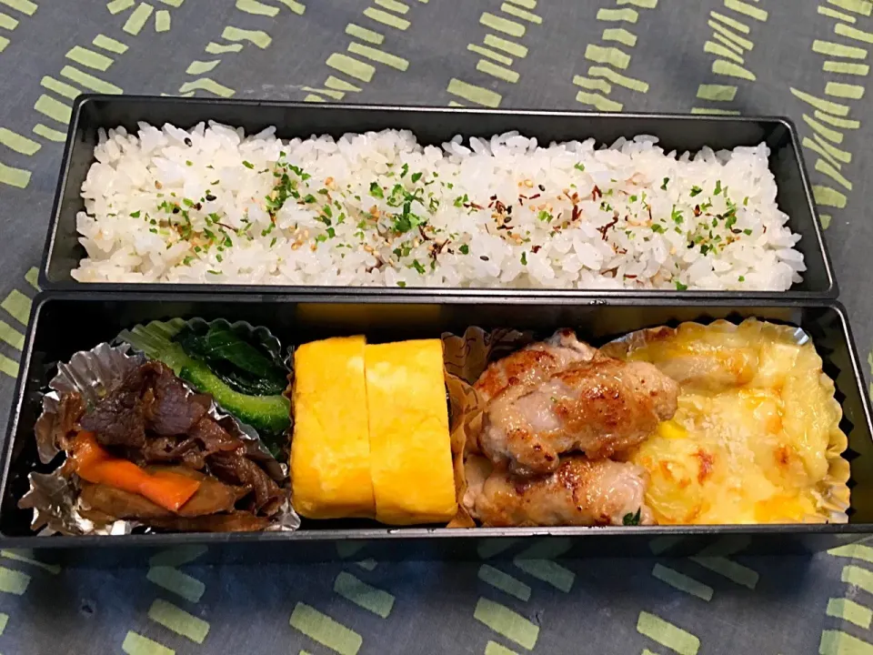 牛肉のしぐれ煮とグラタンのお弁当。|Chiharuさん