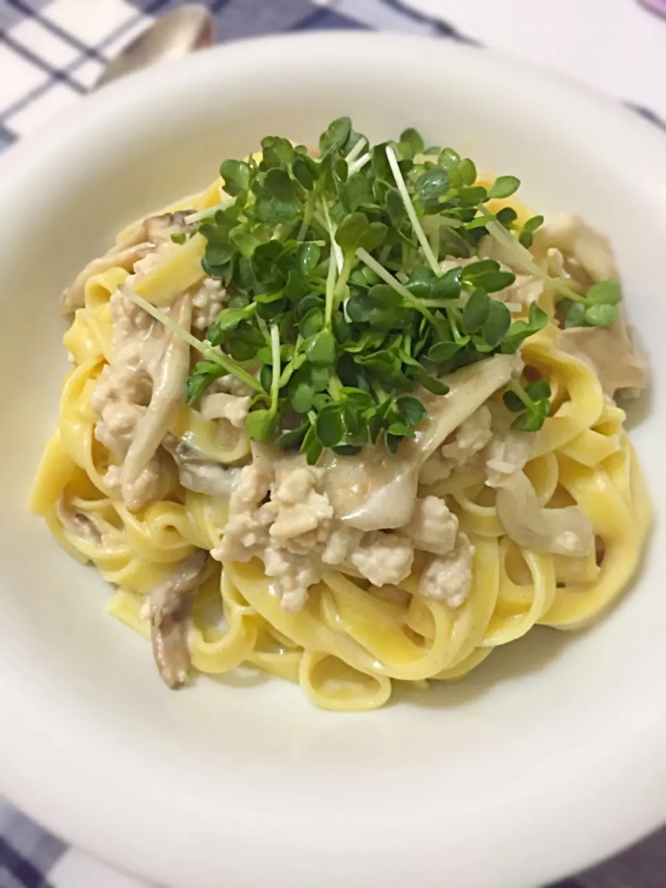 鶏ひき肉と舞茸のクリームパスタ フィットチーネ|kyoさん