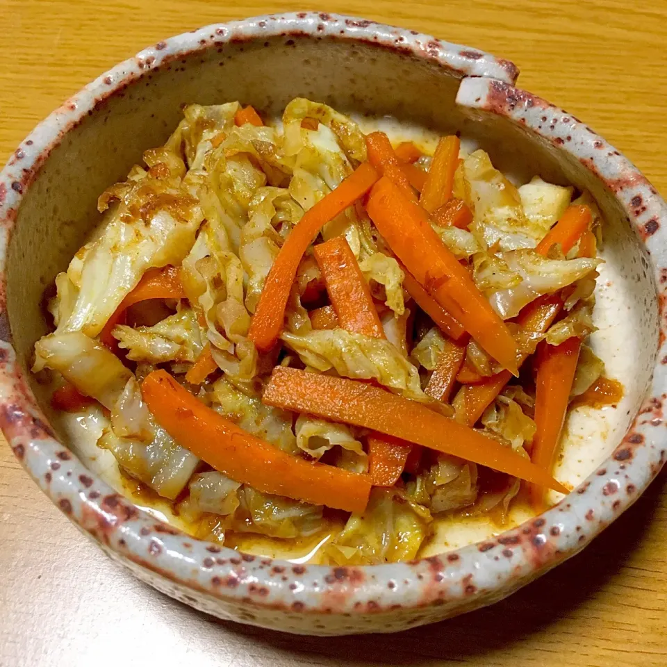 箸が止まらぬ美味しさ😋
【キャベツと人参のおかか炒め】|yumyum😋さん