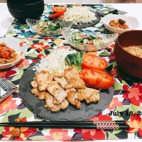 Snapdishの料理写真:＊豚の生姜焼き
＊キムチ納豆
＊きゅうりワカメカニカマの酢の物
＊にゅうめん
＊ぬか漬け|ゆうかりさん