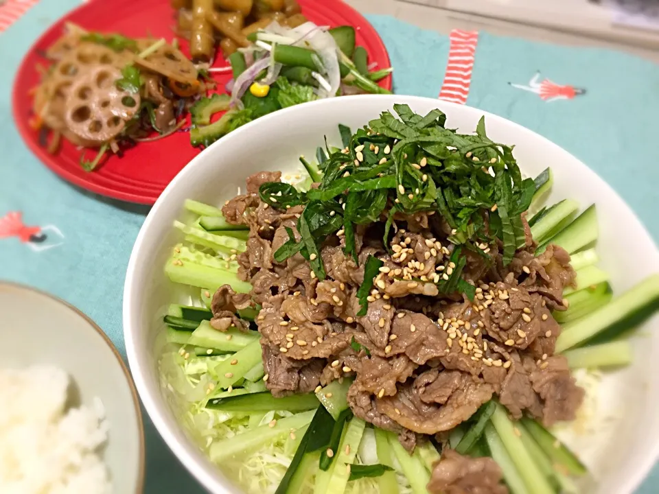 豚しゃぶしよーと思て冷凍の豚茹でたら、茹で上がったら牛だったので牛しゃぶになりました。|まりあんさん