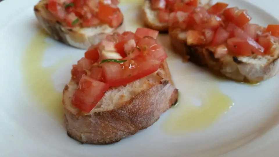 Bruschette di Pomodori e Basilico

Ristorante Città Vecchia Unterseen

#Cucina Italiana # Bruschette #Pomodori|Najeskaさん