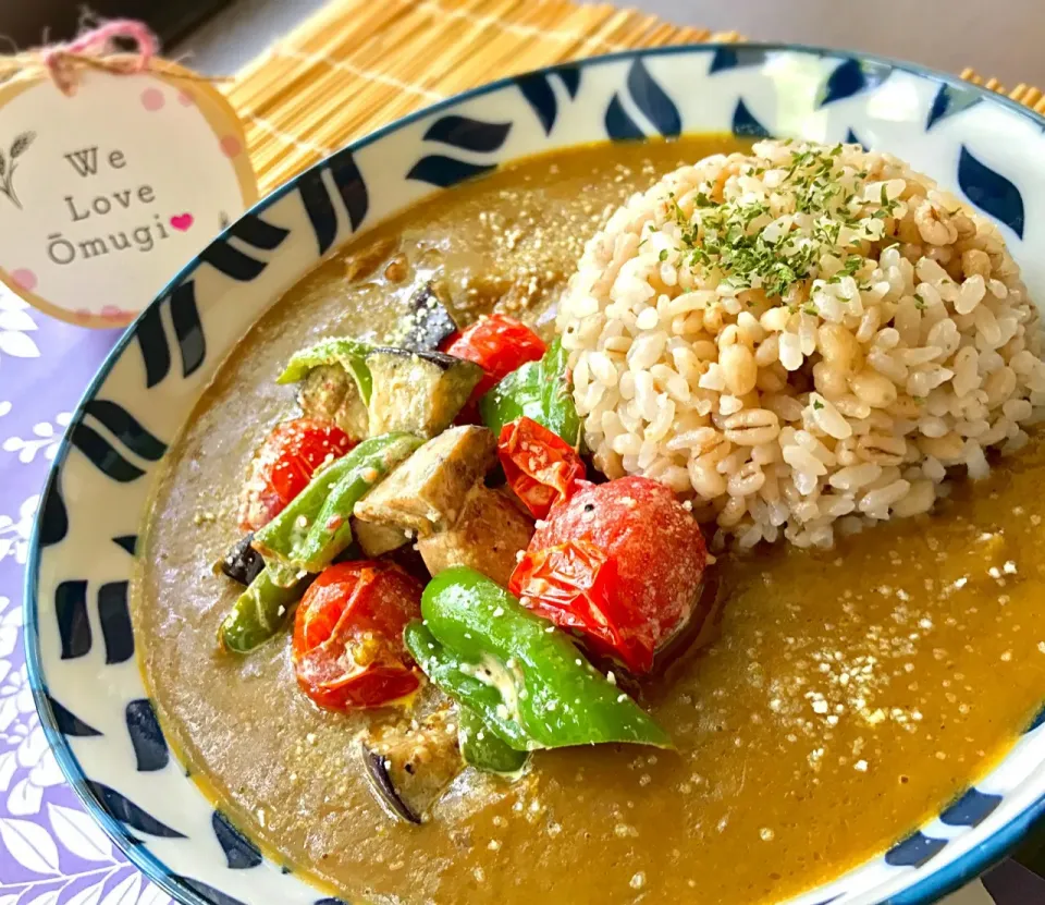 昼ごはん  夏野菜ソテー添えチキンカレー|砂雪さん