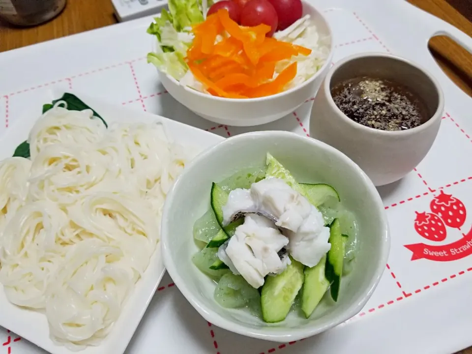 キジハタしゃぶしゃぶのポン酢がけ
そうめん
サラダ|あぁちゃんさん