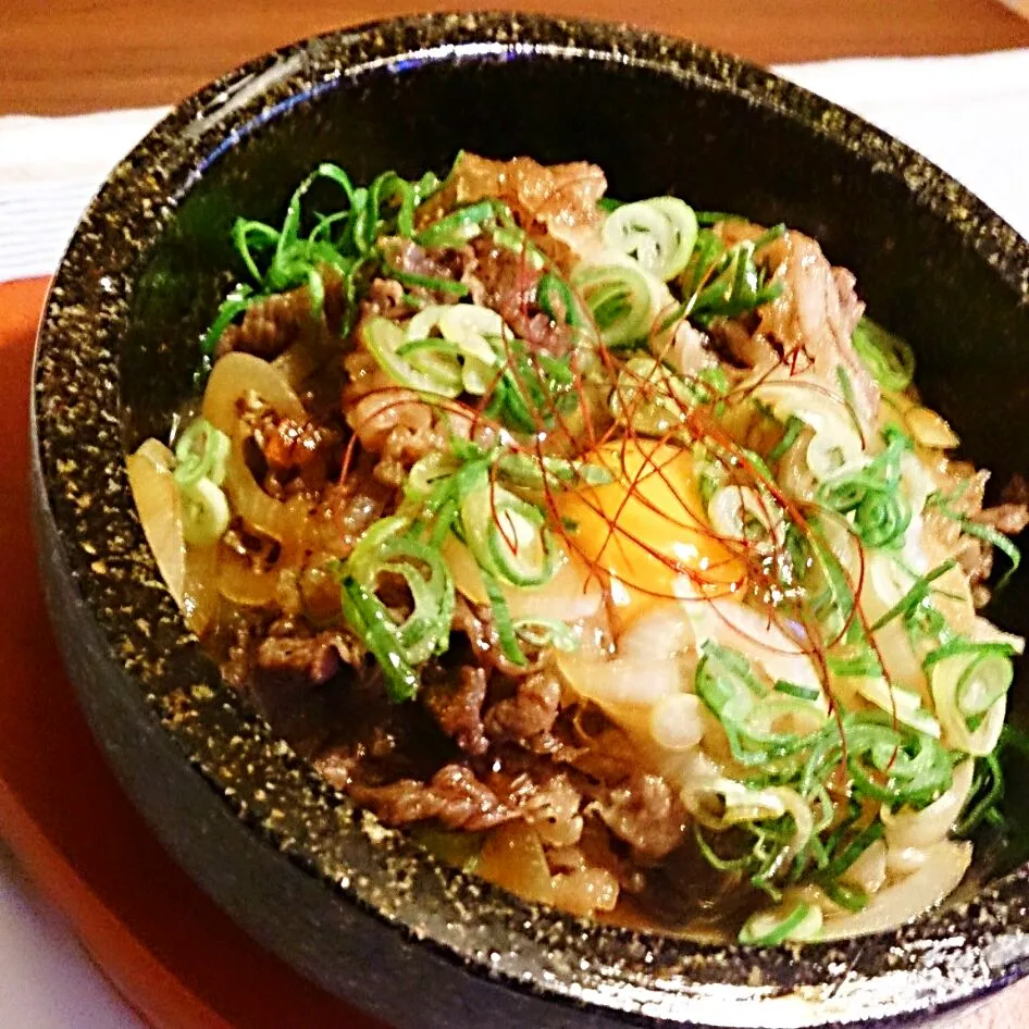 夏に負けない！石焼きカラメル牛すき焼きうどん|mi_neneco♪さん