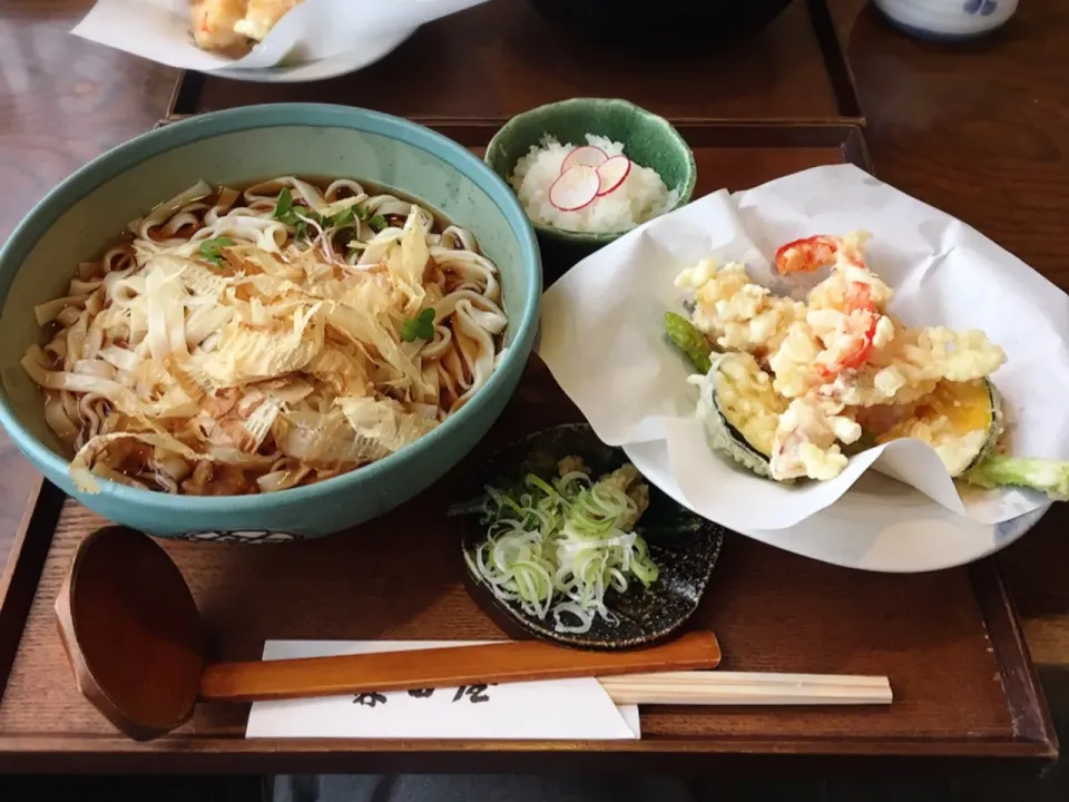 幅六ころきしめん 天麩羅付き|美也子さん