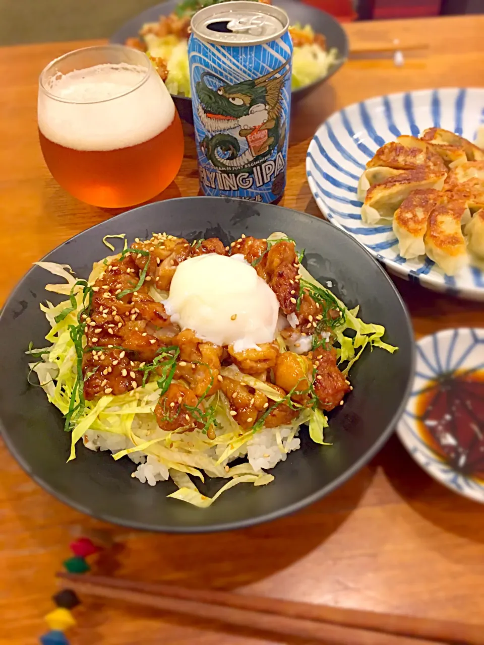 ささっとごはん(手抜きごはん)。
買ってきた焼き鳥で、焼き鳥丼〜🍻|なかじー。さん