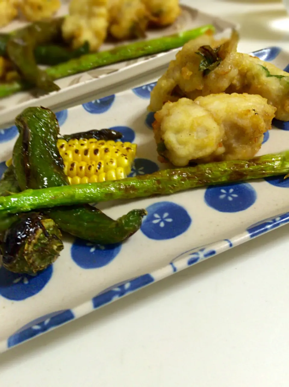 Snapdishの料理写真:鱧の梅しそ巻き天ぷら、夏野菜の炙り揚げ添え。|Yuuki🍷🍶🍻さん