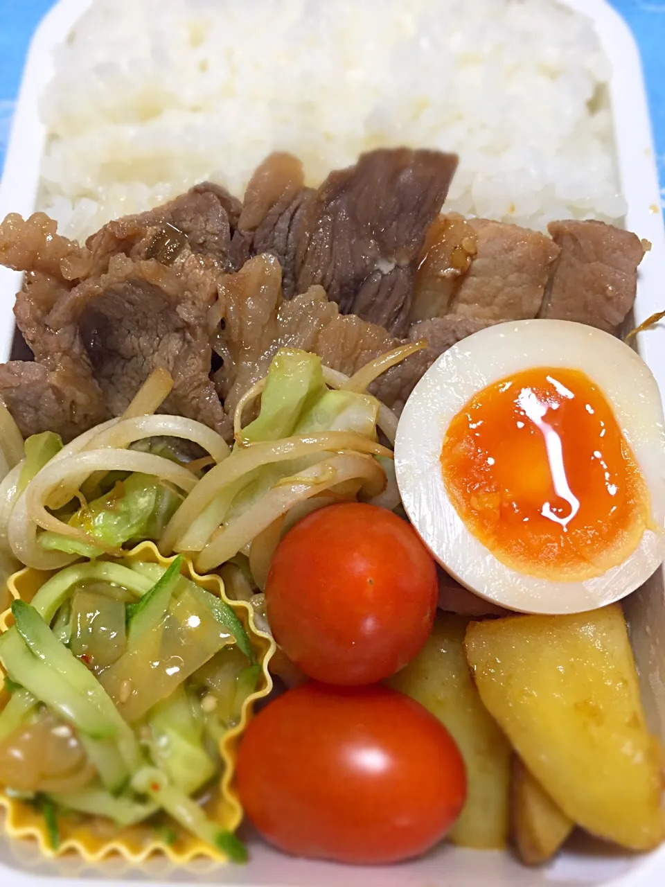 7月20日 焼肉弁当🐮ジャガバター、クラゲ胡瓜…🥒|かよっぺさん