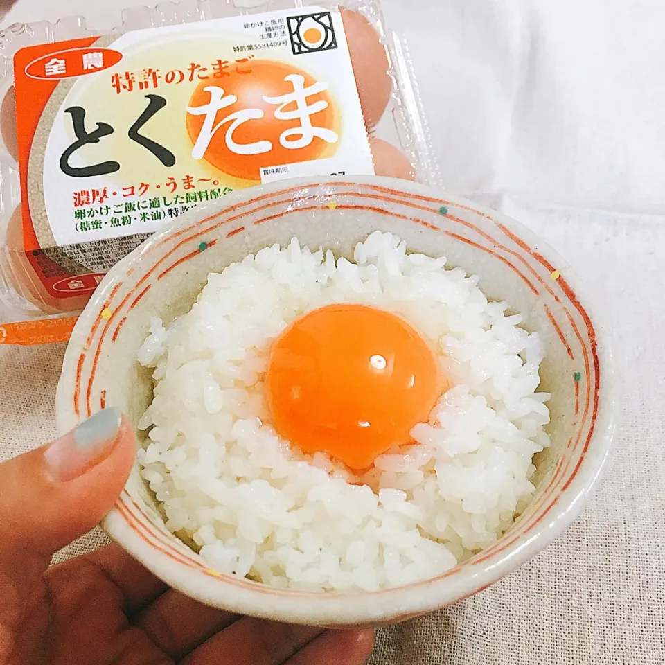 シンプルたまごかけご飯 #たまごかけご飯  #生卵|momo31omomさん