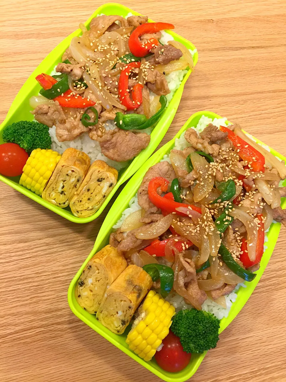 Snapdishの料理写真:2017.7.20 中2＆高2男子生姜焼き弁当〜٩(ˊᗜˋ*)و♪
#お弁当 #中2弁当 #高2弁当 #生姜焼き|mari-pさん