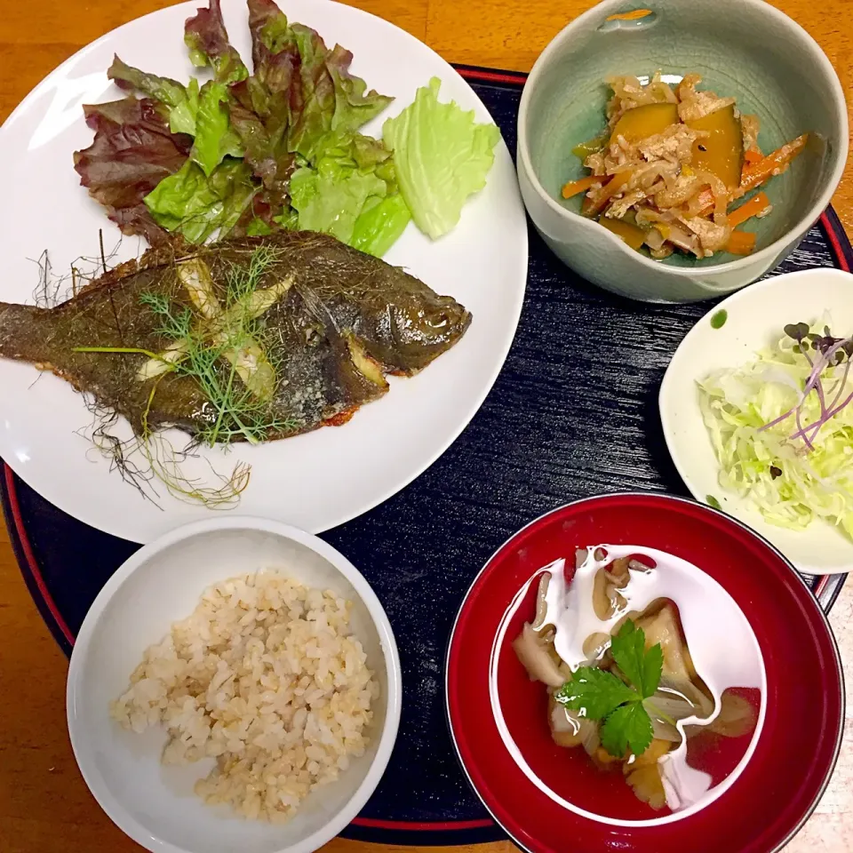 🔸カレイの香草焼き 
🔸切り干し大根煮
🔸生野菜
🔸玄米押し麦ご飯・お吸い物|まゆさんさん