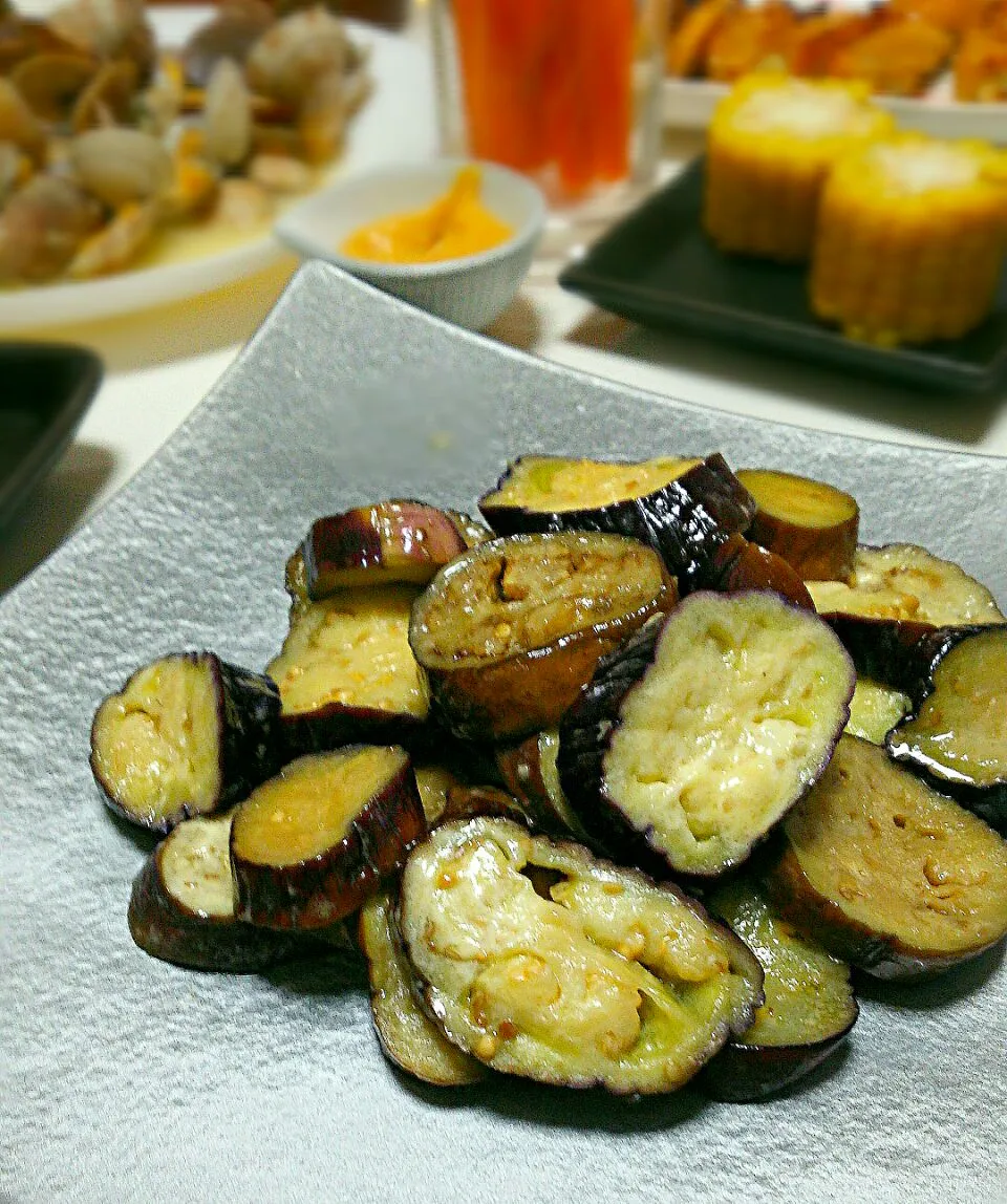 Mayonnaise sauteed eggplant 🍆ヨッチャンさんの茄子のマヨソテー、うっかりおかか忘れちゃいました💦(次はリベンジ)#うちごはん #おうちごはん #夕飯|まめさん