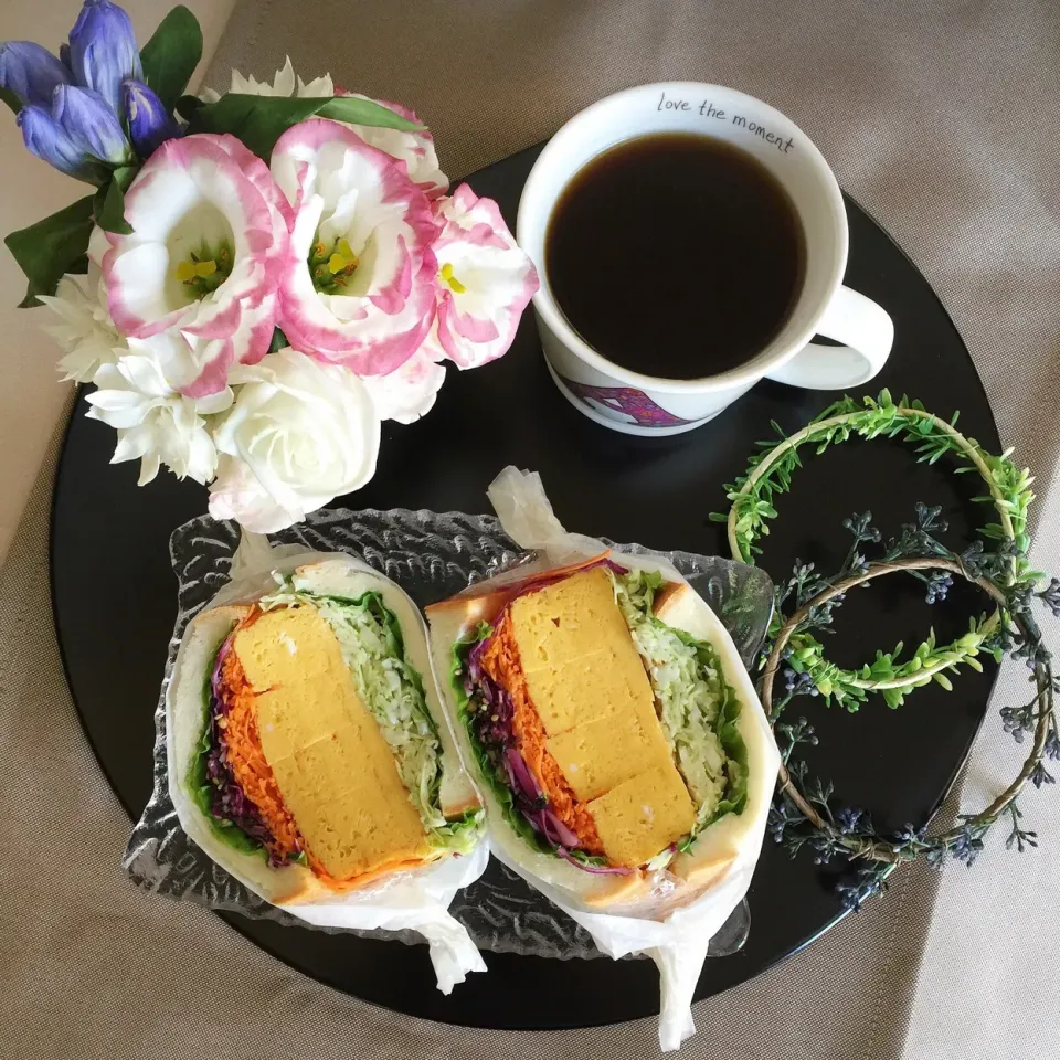 Snapdishの料理写真:7/20❤︎厚焼きだし巻きたまご&お野菜たっぷりサンド❤︎|Makinsさん