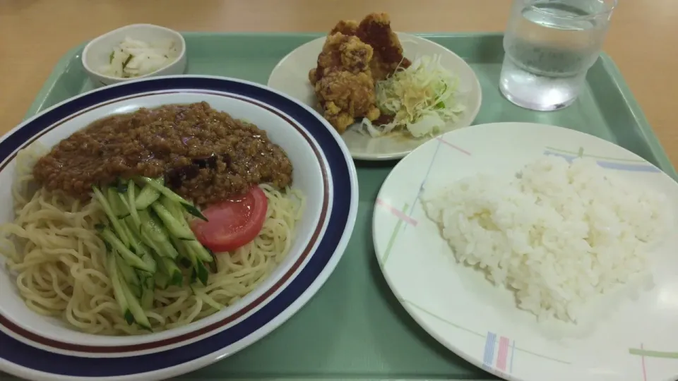 Ｂ定食（ジャージャー麺、唐揚げ、半ライス）610円|おっちさん