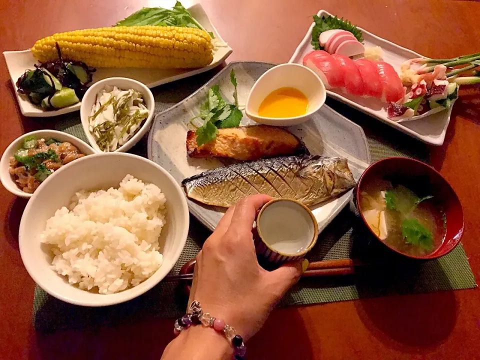 Snapdishの料理写真:Today's Dinner🍴前菜･鮪のお寿司,鮭の西京焼き&鯖の塩焼き(お惣菜)･めかぶ大和芋･ｵｸﾗ納豆･白飯･もずくとお豆腐のお味噌汁|🌈Ami🍻さん