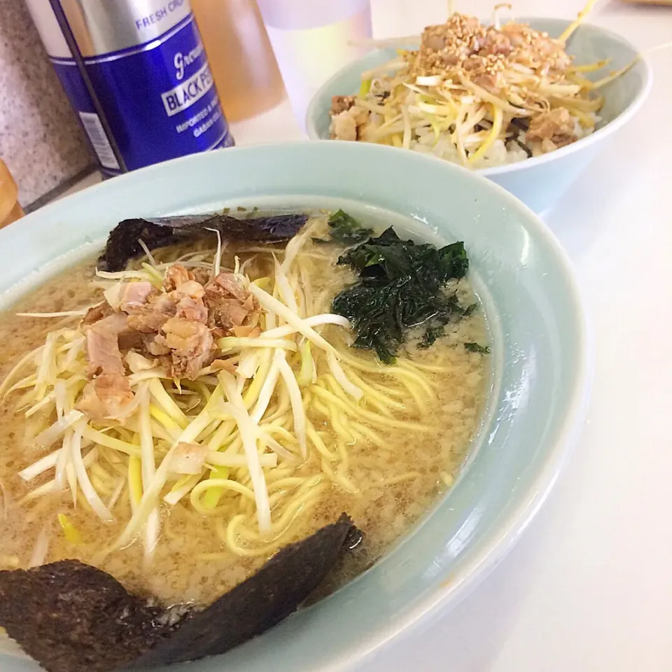 Snapdishの料理写真:ネギラーメン ネギ丼セット ラーメンショップ焼津三和店|ガク魁‼︎男飯さん