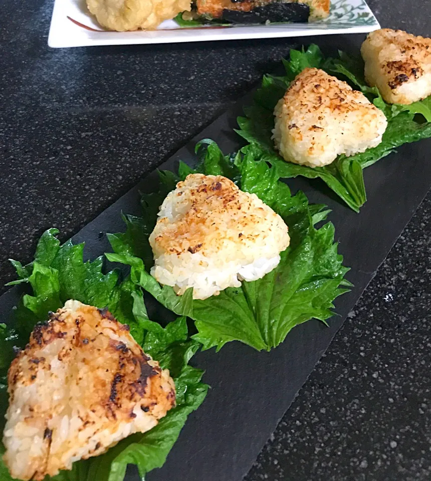 自家製シソの葉と味噌焼きにぎり🍙|シュトママさん