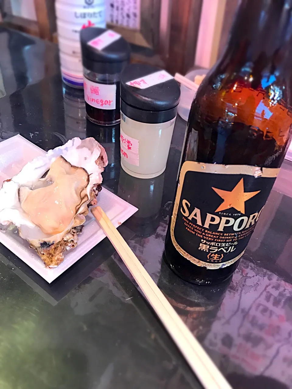 生牡蠣とビールで昼から立ち飲み👨🍶|shioriさん