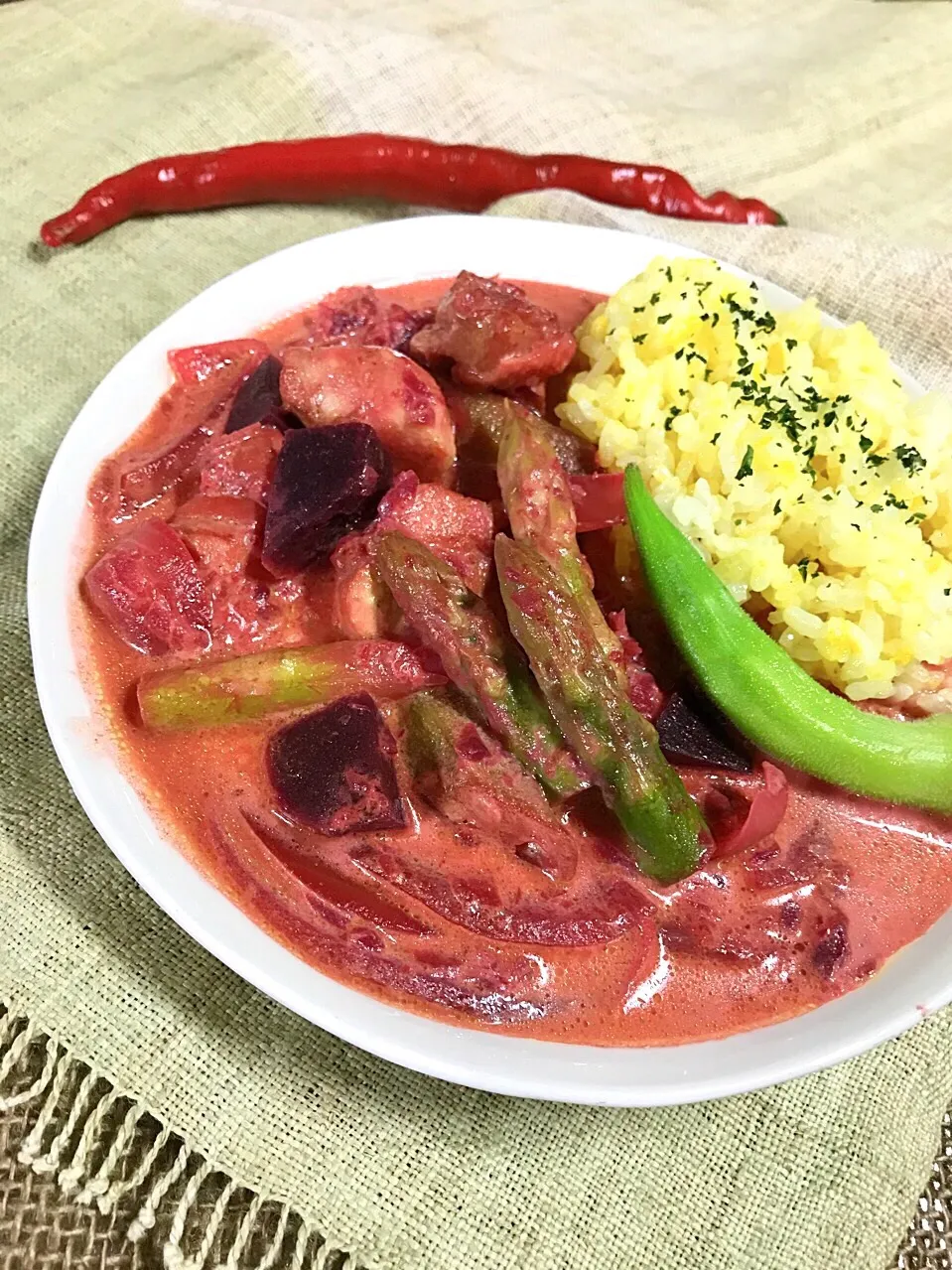 アッチさんの料理 ビーツでピンクのココナッツカレー
😆これ美味しすぎる〜🌶|あまねこ🌿さん