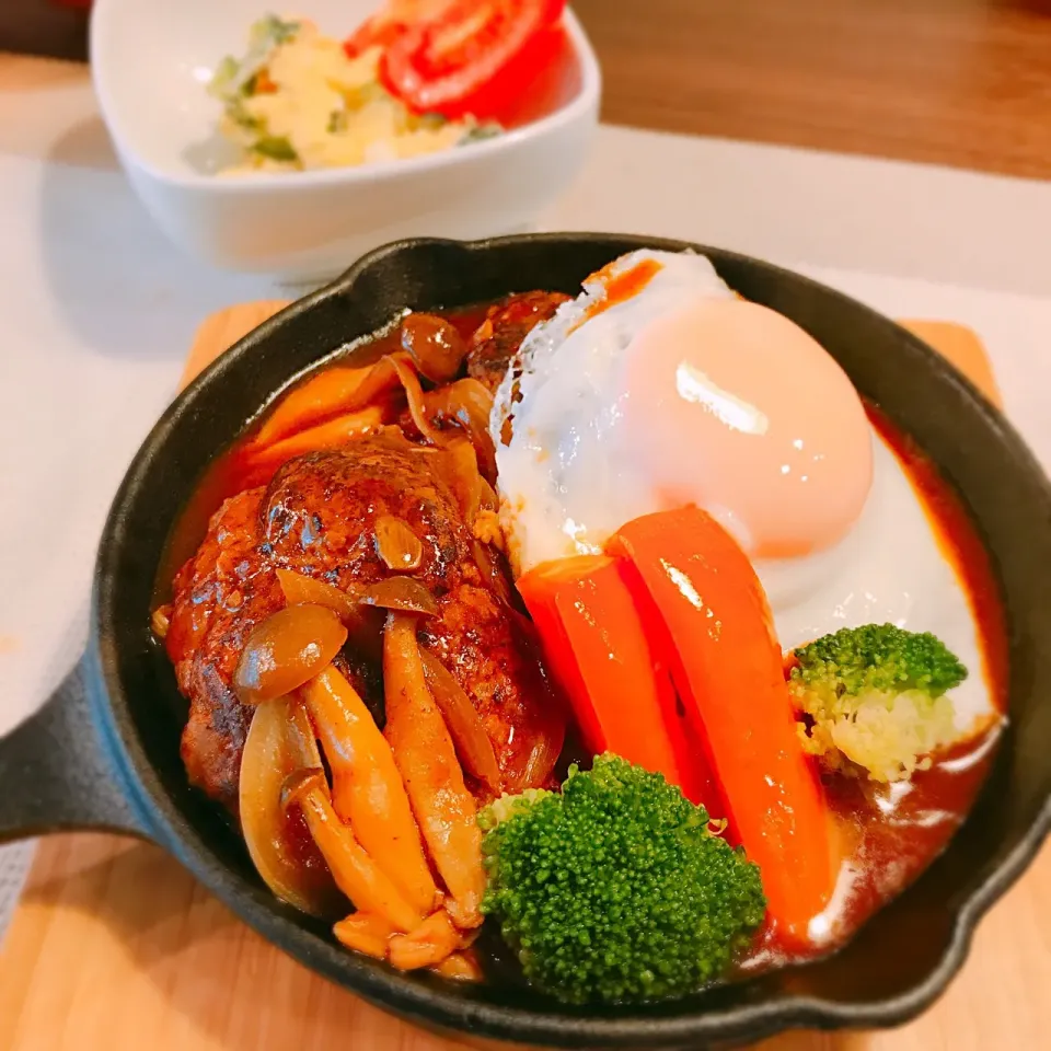 煮込みハンバーグ🥘🌿|🍎ゆかりんご🍎さん