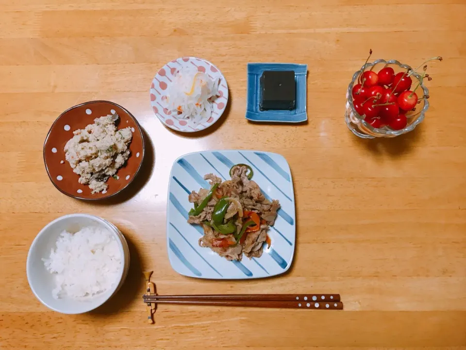 夕ごはん
豚肉とピーマンの甘辛炒め
大根なます|ちゃみこさん