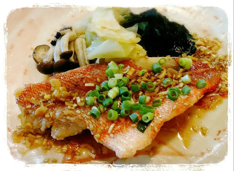 ほんじつのまかない・日替りA定食の赤魚の香味醤油蒸し|のも💛さん