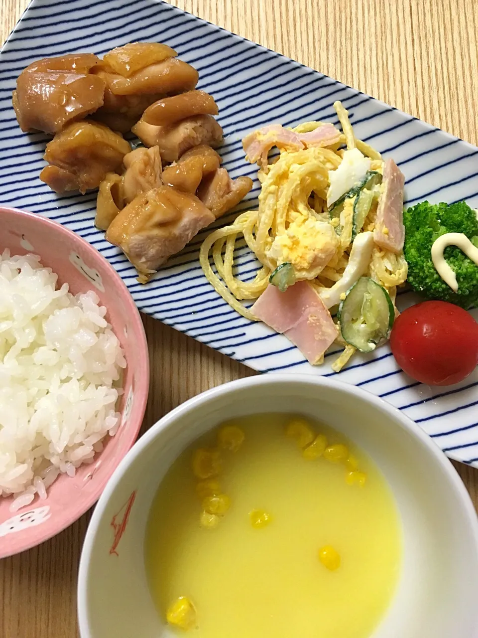 #ムスメご飯 
鶏の照り焼き、スパゲティーサラダ、ブロッコリー、ミニトマト、コーンスープ、ご飯|mossan＠OSAKAさん