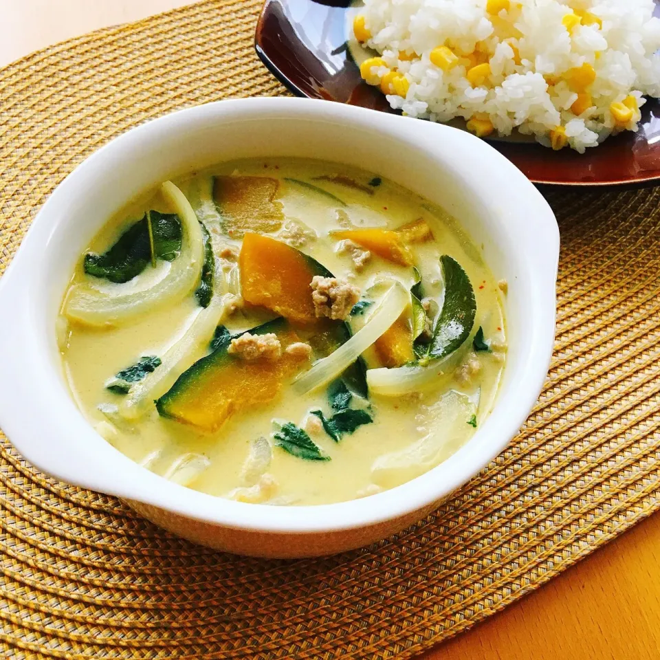 Snapdishの料理写真:キトキト野菜たっぷり💚グリーンカレー🥄🇹🇭|leeさん