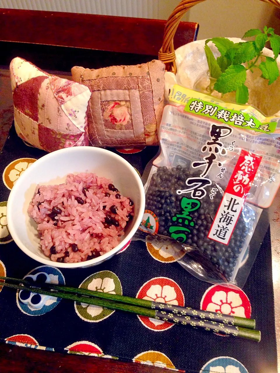 Snapdishの料理写真:黒千石大豆ごはん✨|naonaomimichanさん