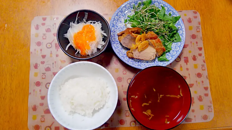 ７月９日　炊飯器で角煮　ブロッコリースプラウト　玉ねぎサラダ　とろろ昆布と干し海老のお吸い物|いもこ。さん