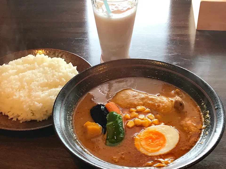 柔らかチキンの海老スープカレー🍛🍴|高久晴美さん