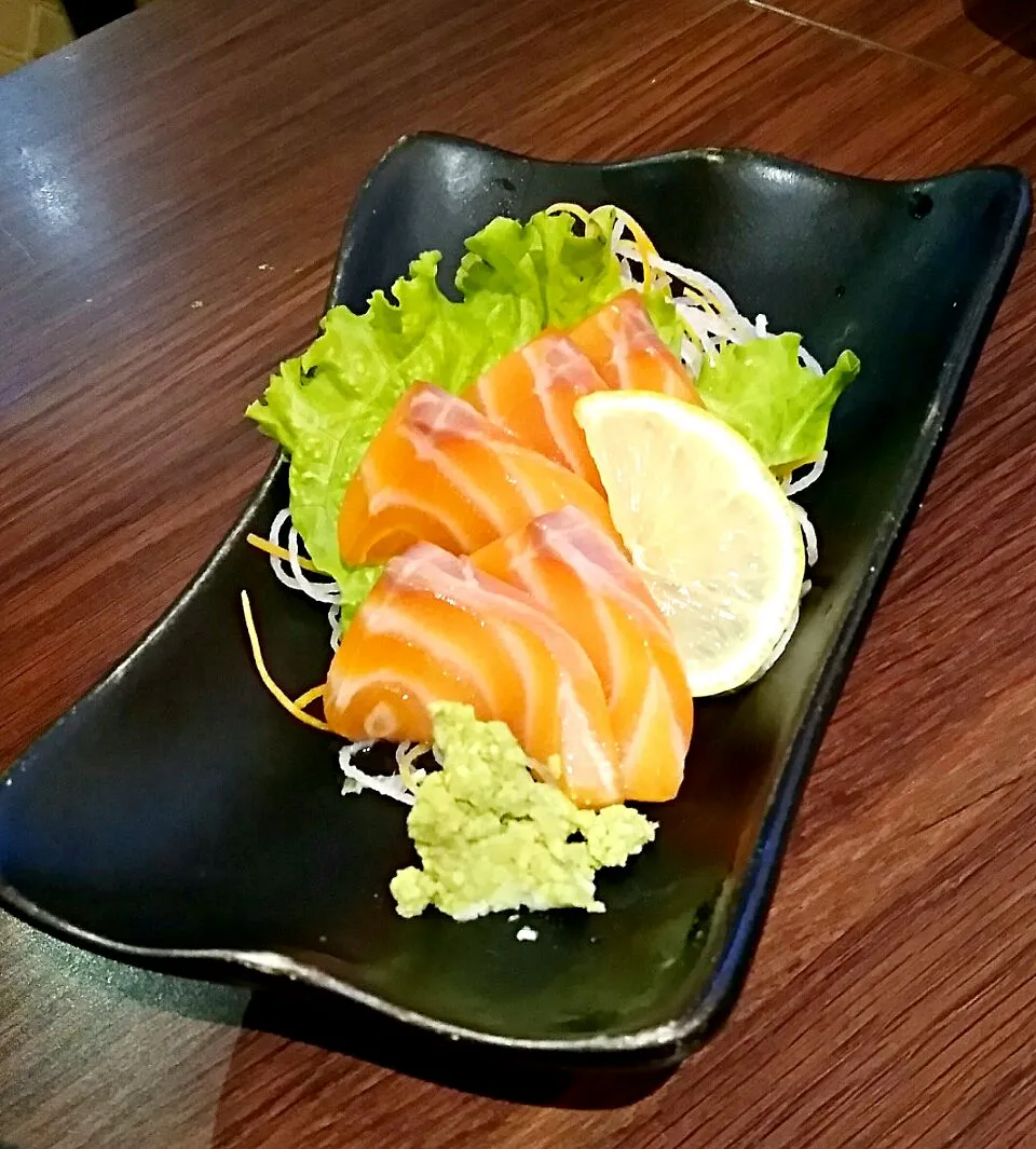 Salmon Sashime|Mariano Ngさん