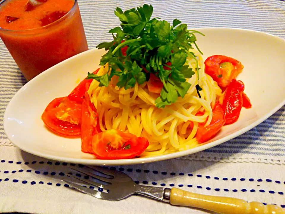 国産小麦の生パスタで
トマト🍅・バジルのマリネ冷製パスタ|ne-neさん