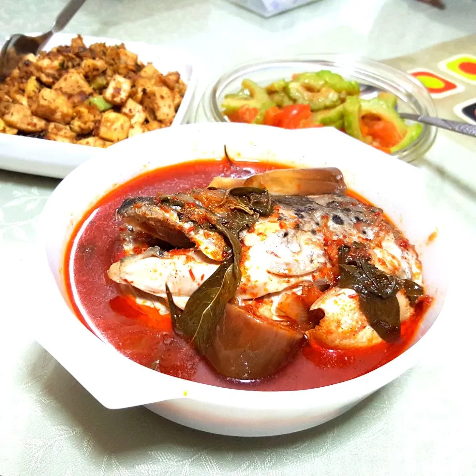 Asam Pedas Ikan Salmon

##homemade
#homecook|Shaqeizhaさん