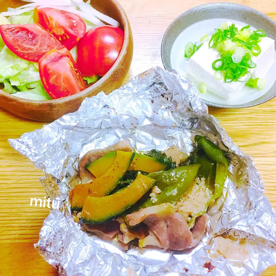 Snapdishの料理写真:豚の味噌漬けでホイル焼き
夏野菜たっぷりで👍😊|Mitukoさん