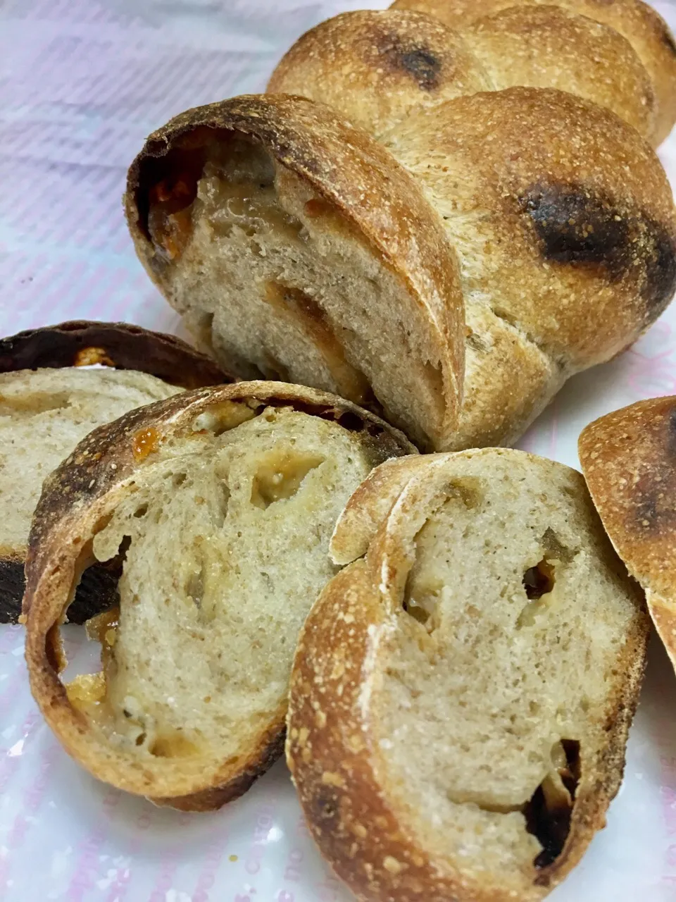 Honey & Gorgonzola Sourdough Bread|gonbenさん