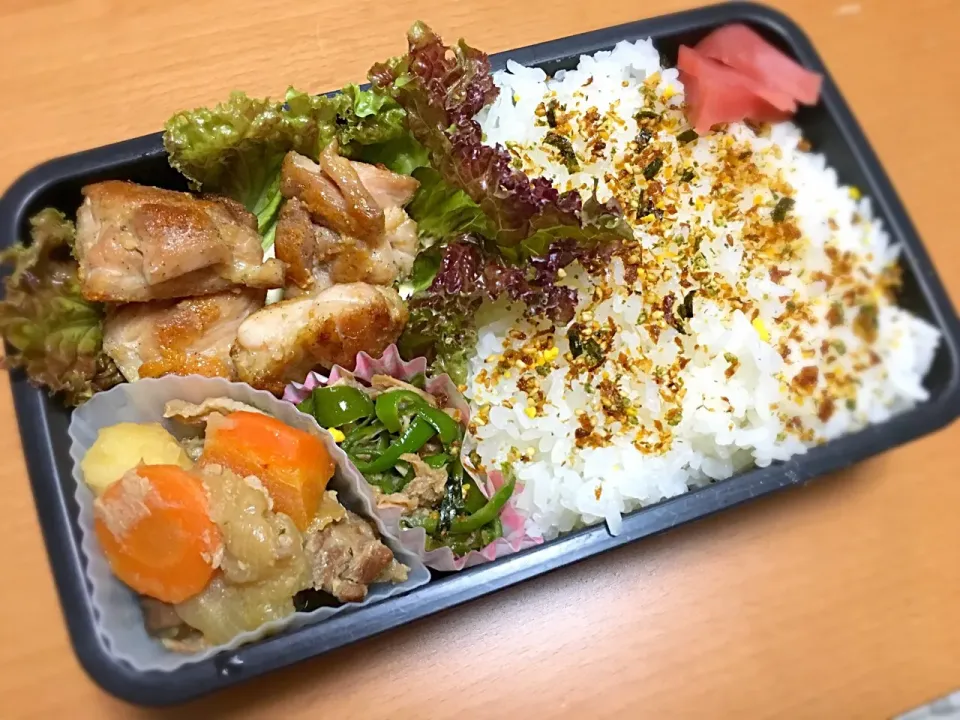 👨🏻父ちゃん弁当
鳥の塩焼き
肉じゃが
万願寺とうがらしとツナの炒め物|まいまいさん