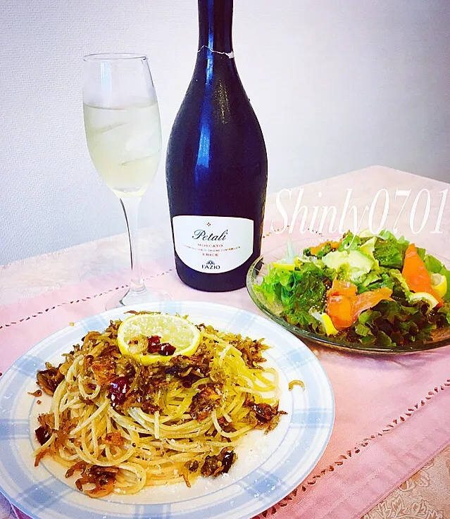 おうちで簡単イタリアン🇮🇹
スーパーフードのチアシードとホワイトバルサミコ酢を使って健康に👨‍🍳✨
#うちごはん 
#手作り 
#健康 
#栄養 
#おいしい 
#ヘルシー 
#美容 
#簡単|Shinly0701さん