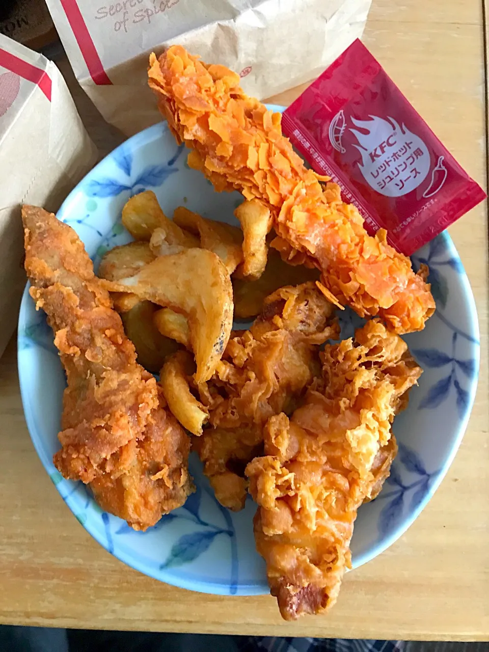 Snapdishの料理写真:Wレッドホットチキン🍗
クリスピー2|るみおんさん